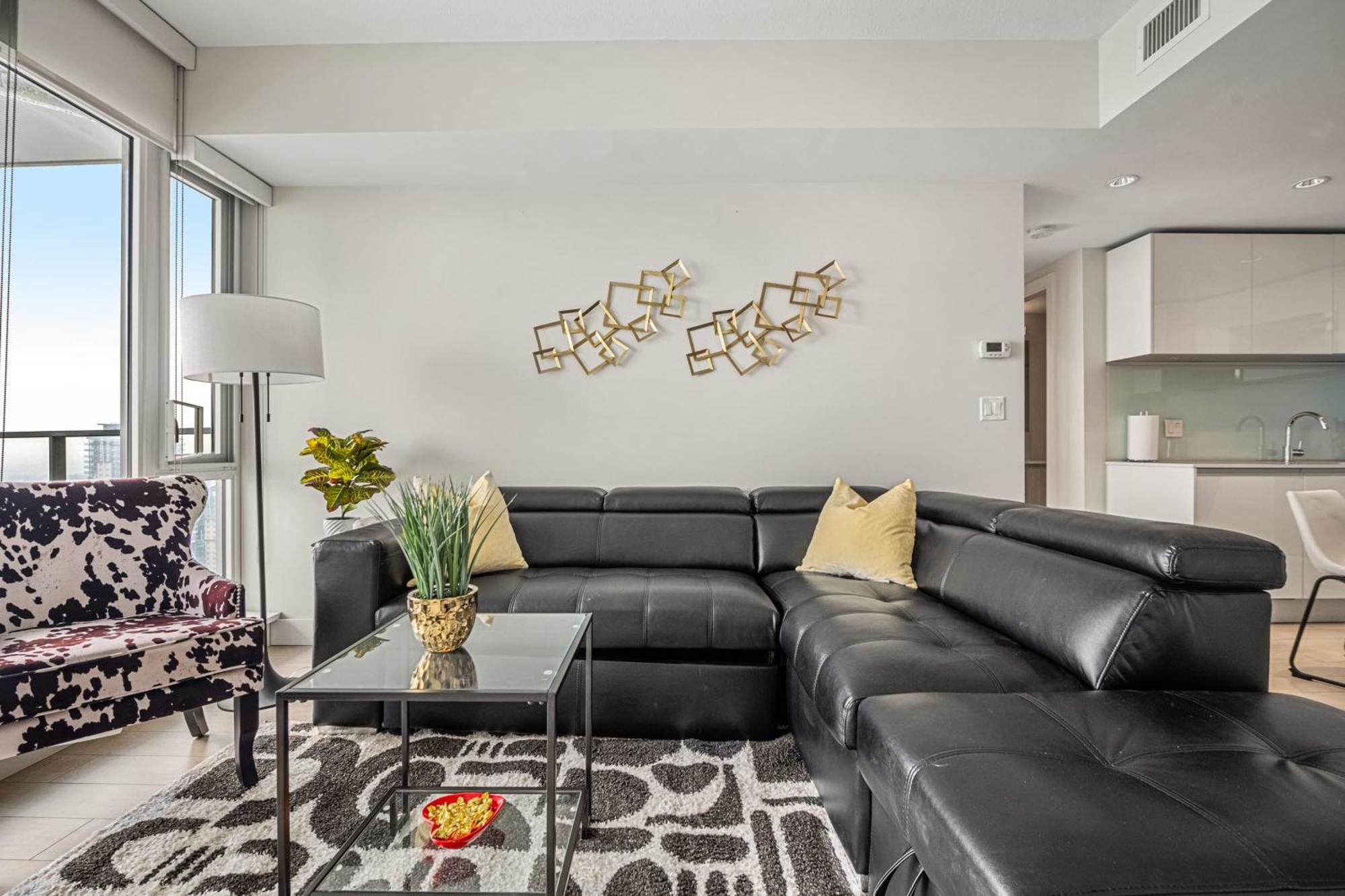 Vila Stunning 34Th Floor Views, Prime Downtown Location - Near Stampede, Casino, Bars! Free Banff Pass, Parking, Wine! YYC Exteriér fotografie