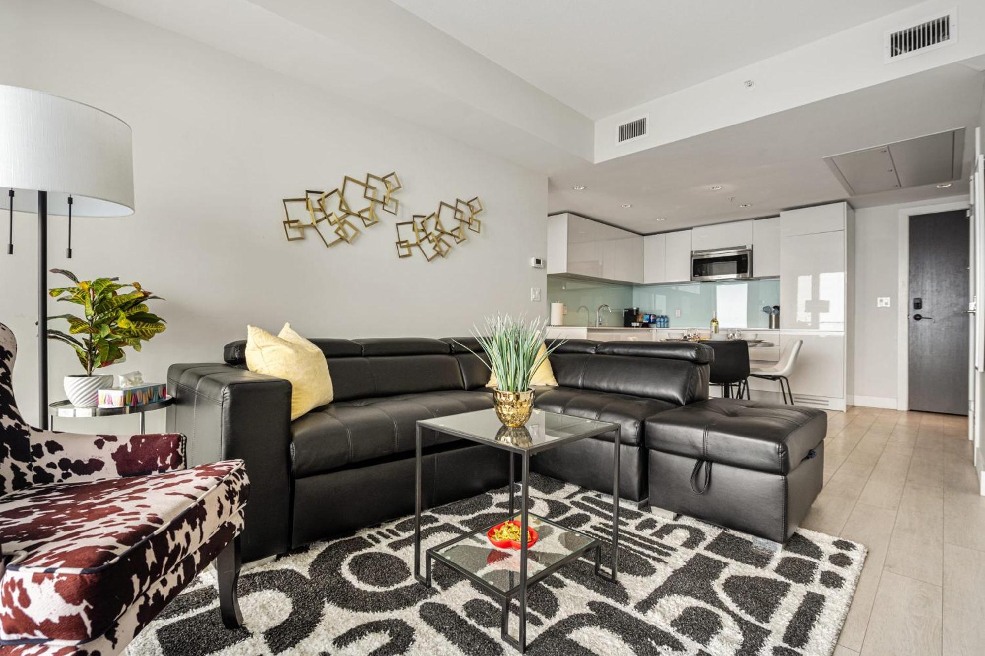 Vila Stunning 34Th Floor Views, Prime Downtown Location - Near Stampede, Casino, Bars! Free Banff Pass, Parking, Wine! YYC Exteriér fotografie