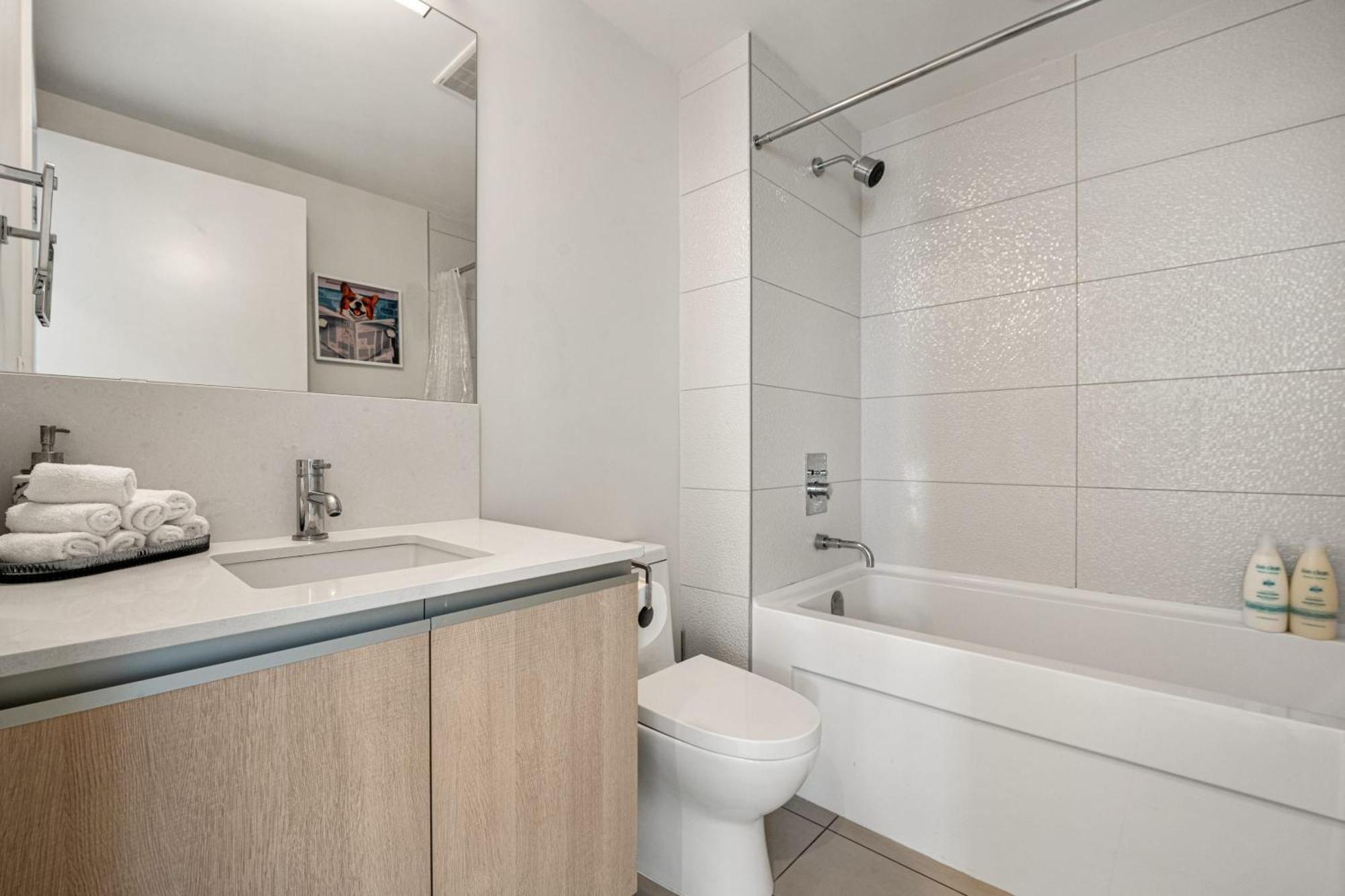 Vila Stunning 34Th Floor Views, Prime Downtown Location - Near Stampede, Casino, Bars! Free Banff Pass, Parking, Wine! YYC Exteriér fotografie