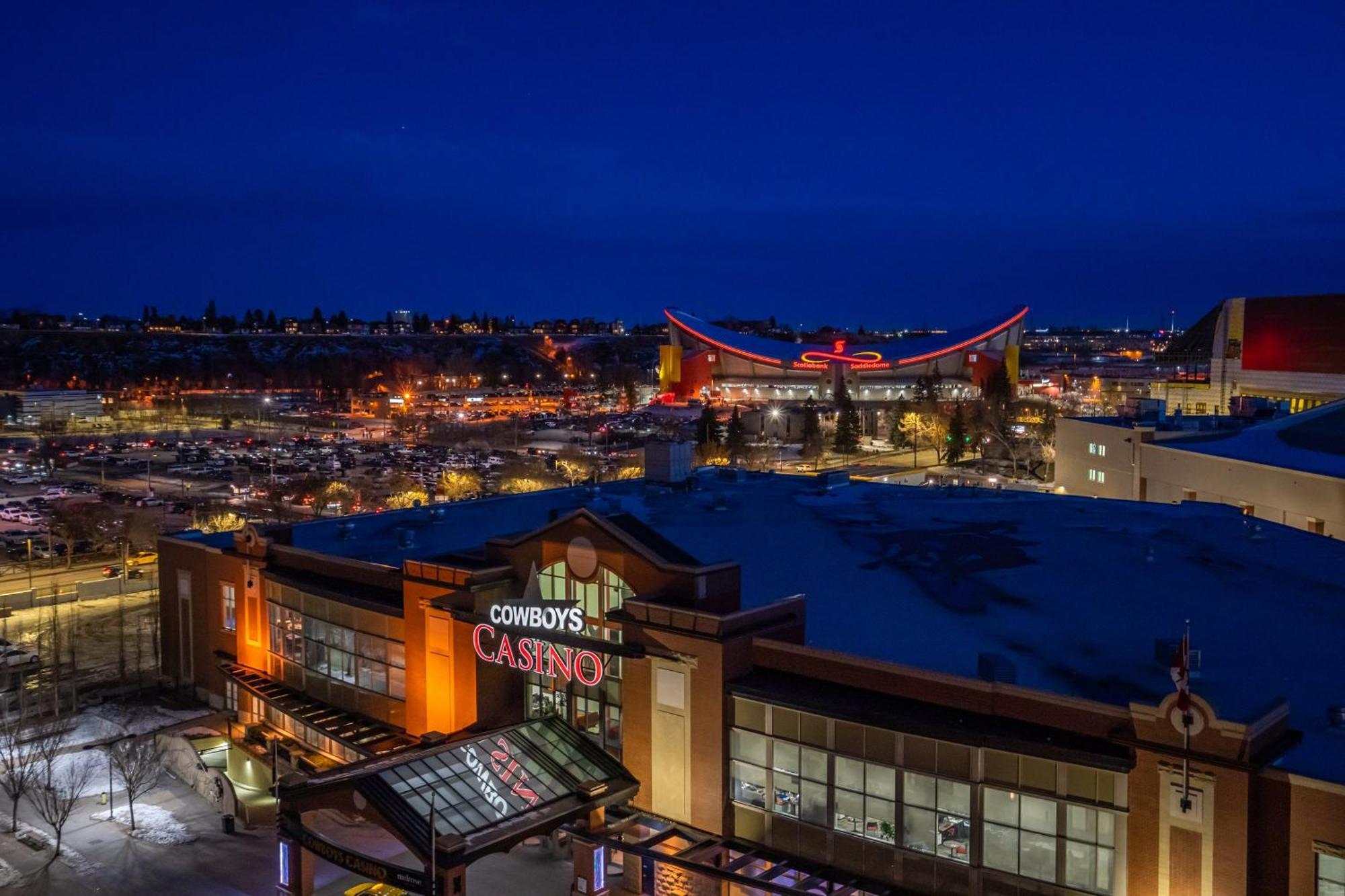 Vila Stunning 34Th Floor Views, Prime Downtown Location - Near Stampede, Casino, Bars! Free Banff Pass, Parking, Wine! YYC Exteriér fotografie