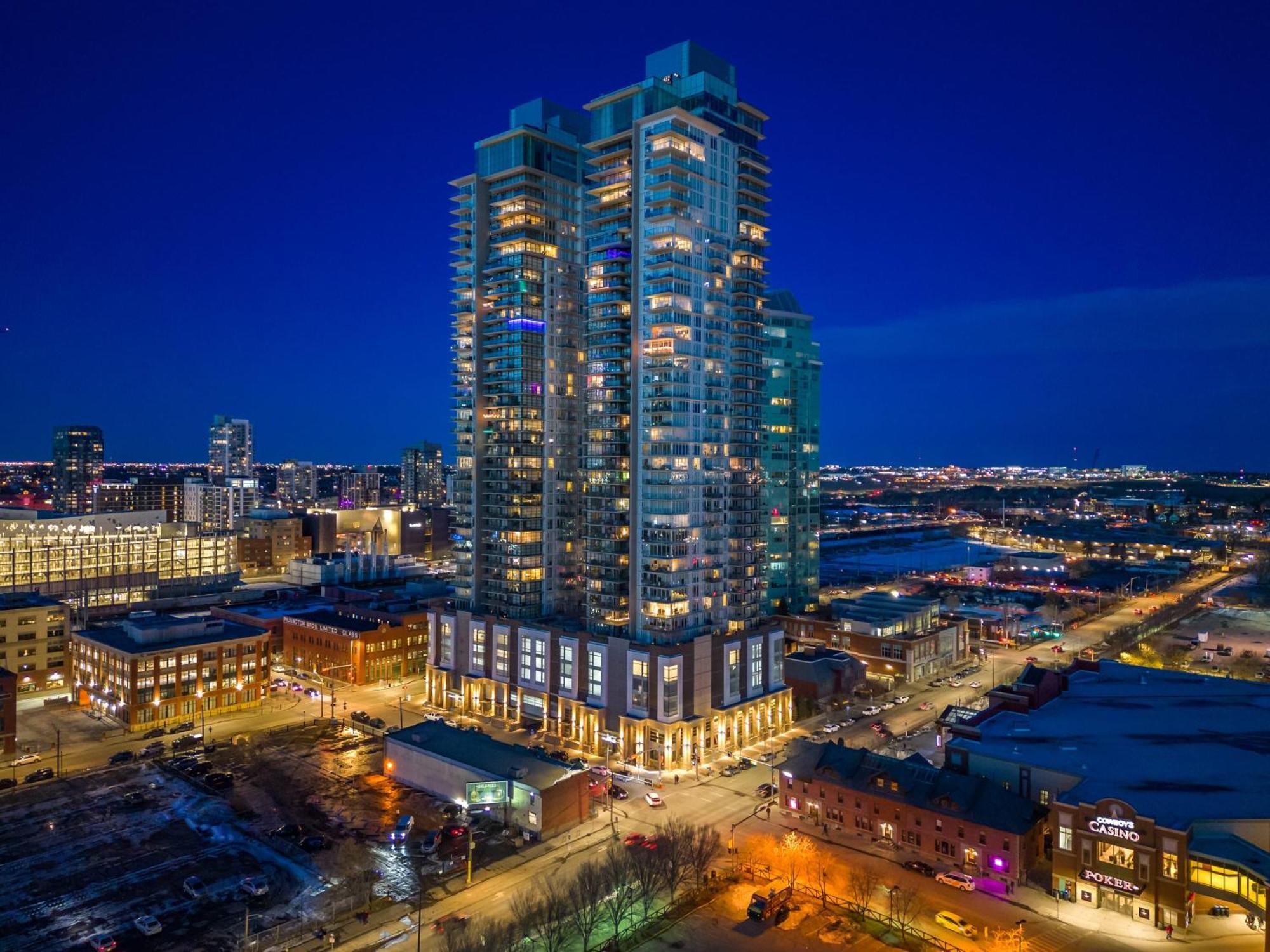 Vila Stunning 34Th Floor Views, Prime Downtown Location - Near Stampede, Casino, Bars! Free Banff Pass, Parking, Wine! YYC Exteriér fotografie